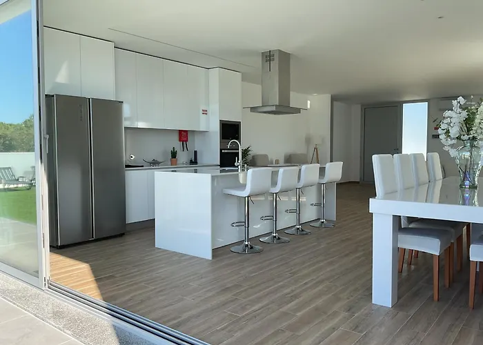 Golden Coast - Pedra Do Ouro, 15km Da Nazaré